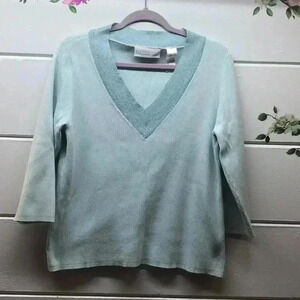 Women’s sweater size large